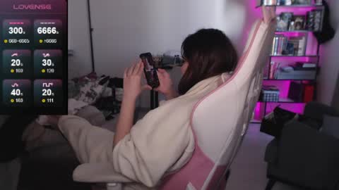 mari moore online show from March 27, 7:43 am