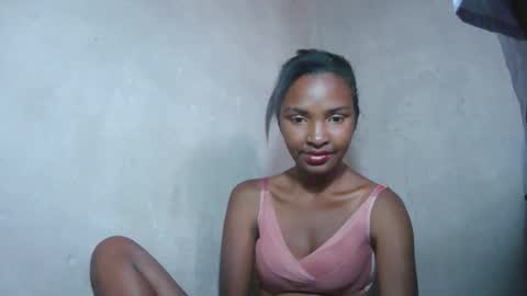 Snapshot of mariah586 chatting on October 22, 9:58 am Maria online show from October 22, 9:58 am