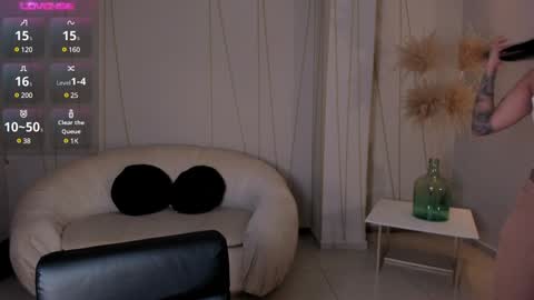 MARIA HERRERA  online show from December 28, 8:25 pm