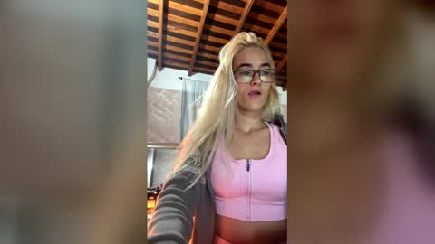 mariam_arango online show from February 14, 8:05 am