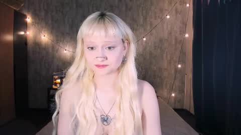 Maria online show from December 5, 1:49 am