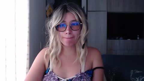 Mariana online show from September 16, 7:22 pm