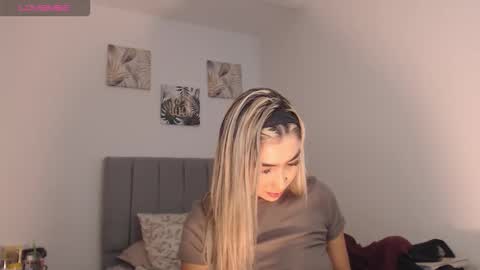 Mariana online show from March 25, 1:55 am