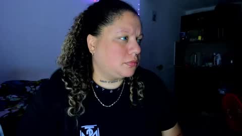 Snapshot of mariana_smittt chatting on September 13, 6:21 am   Independent Model online show from September 13, 6:21 am