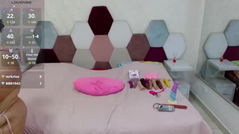 mariana online show from December 19, 12:37 am