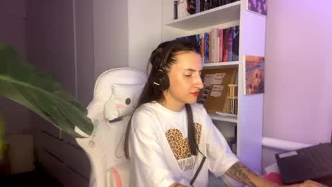 Monica online show from June 19, 6:33 pm