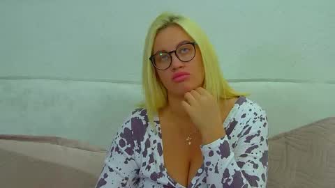 Maria online show from May 4, 7:06 pm
