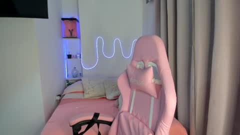 Snapshot of mariangel_3 chatting on October 21, 11:42 pm Mariangel online show from October 21, 11:42 pm
