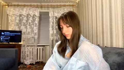 Marie online show from December 3, 5:59 pm