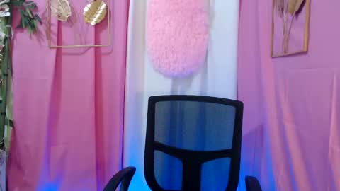 PLAY PUSSY online show from May 9, 11:12 am