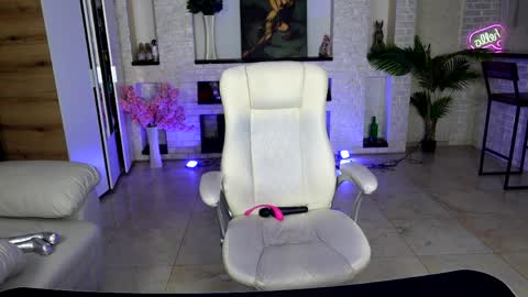 mariemlui online show from April 10, 4:13 pm