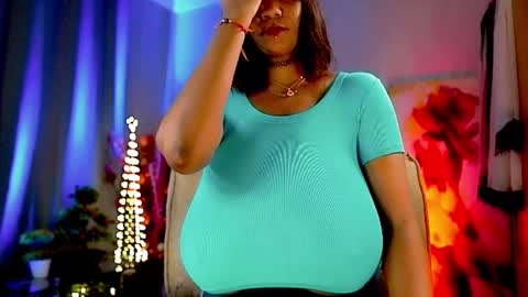 Snapshot of mariicha chatting on February 11, 6:51 am Nikita - Scroll down and read my bio please. New Pictures in Bio online show from February 11, 6:51 am