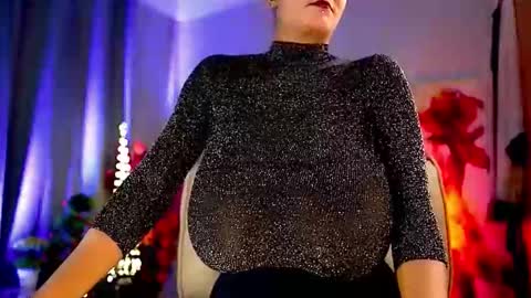 Snapshot of mariicha chatting on October 1, 7:02 am Nikita - Scroll down and read my bio please. New Pictures in Bio online show from October 1, 7:02 am