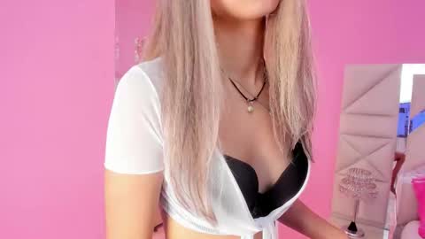 Stefany  online show from November 15, 8:43 pm