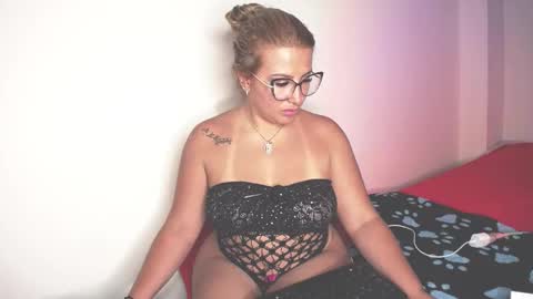 Snapshot of marilynleon chatting on October 23, 1:33 am Marilyn Leon online show from October 23, 1:33 am