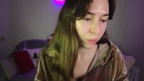 Mary online show from December 18, 2:33 pm