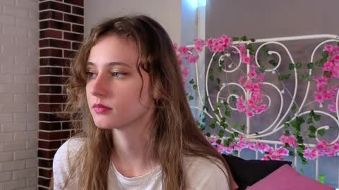 Andriella online show from April 8, 9:44 am