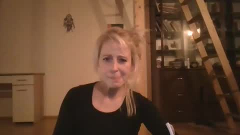 MaryGoRound online show from March 1, 1:11 am