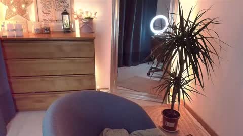 Snapshot of marrygrayes chatting on March 11, 9:26 pm Maria  online broadcast from Tuesday to Suturday from 6 pm to 12 pm Germany time Sunday-Monday offline online show from March 11, 9:26 pm