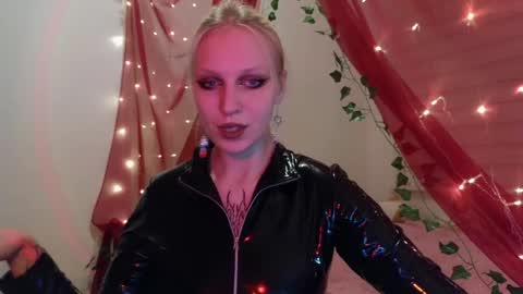 Ultimate Goddess online show from January 20, 6:43 pm