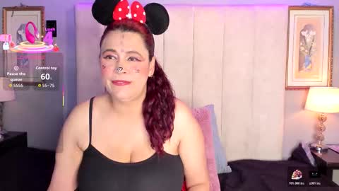 Snapshot of marthina_cnc chatting on October 31, 11:58 am Marthina online show from October 31, 11:58 am