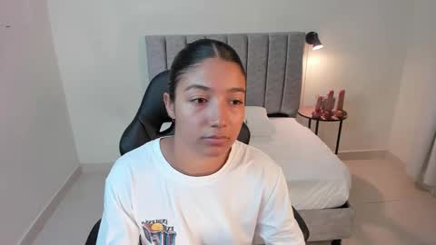 Snapshot of martina_monst chatting on October 22, 2:27 am martina Monst online show from October 22, 2:27 am