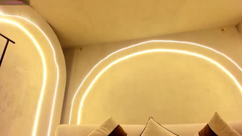 Martinna Bonnet online show from November 26, 10:05 am