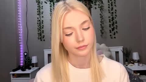 Lisa online show from January 15, 3:40 pm