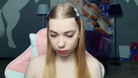 Mary online show from December 15, 12:10 pm