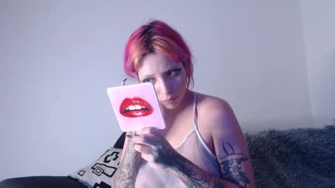 Snapshot of mary_janness chatting on October 4, 7:25 am                      100   online show from October 4, 7:25 am