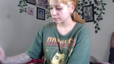 Snapshot of mary_janness chatting on January 8, 8:07 pm                      100   online show from January 8, 8:07 pm