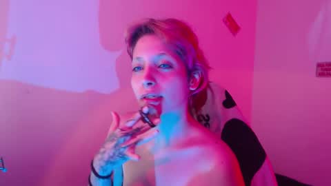 Snapshot of mary_janness chatting on October 29, 7:23 am                      100   online show from October 29, 7:23 am