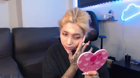 Snapshot of mary_janness chatting on February 26, 2:38 pm                      100   online show from February 26, 2:38 pm