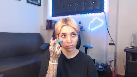 Snapshot of mary_janness chatting on February 27, 11:26 pm                      100   online show from February 27, 11:26 pm