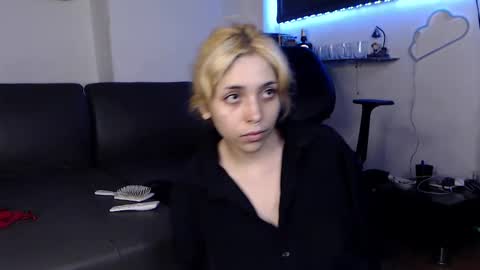 Snapshot of mary_janness chatting on February 21, 8:49 pm                      100   online show from February 21, 8:49 pm