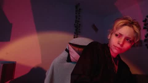                      100   online show from December 14, 5:57 am