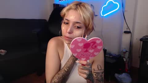 Snapshot of mary_janness chatting on February 25, 2:15 pm                      100   online show from February 25, 2:15 pm