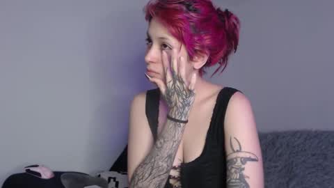 Snapshot of mary_janness chatting on October 14, 9:12 am                      100   online show from October 14, 9:12 am