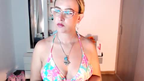 maryline online show from October 9, 7:18 pm