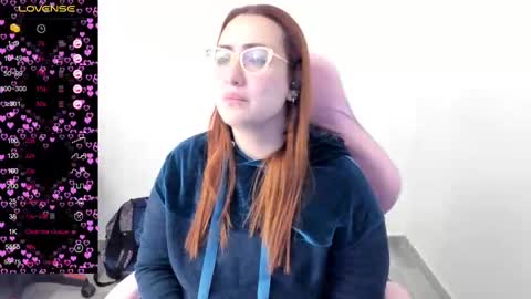 Dulce Maria online show from February 25, 2:58 am