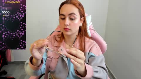 Dulce Maria online show from January 4, 5:16 pm