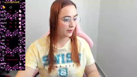 Dulce Maria online show from February 26, 5:00 pm