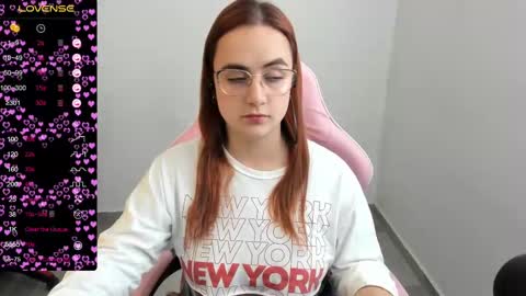 Dulce Maria online show from March 6, 7:54 pm