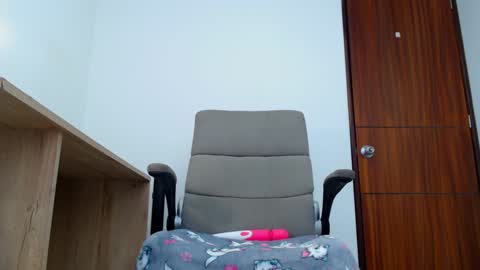 3 online show from December 11, 12:02 pm