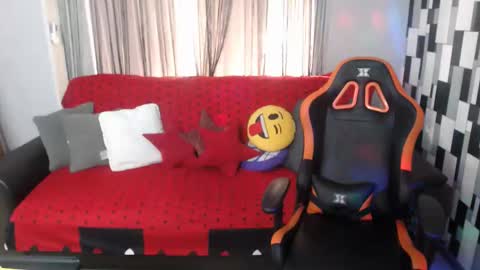 Nicolle online show from October 23, 11:38 am