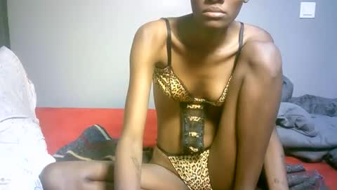 maskgang001 online show from November 4, 5:23 am