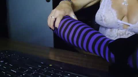 TitsnToes online show from November 1, 3:32 am