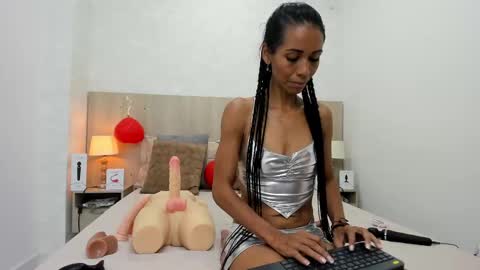 Vayolet Castro online show from March 3, 7:35 pm