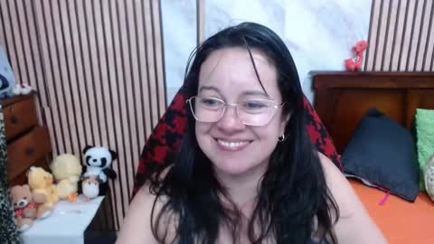 Snapshot of mature_wolf chatting on October 6, 11:09 pm Sonia online show from October 6, 11:09 pm