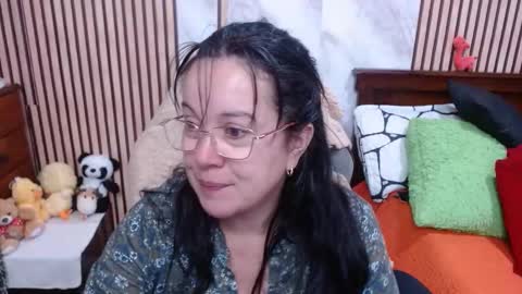 Snapshot of mature_wolf chatting on September 30, 2:06 am Sonia online show from September 30, 2:06 am